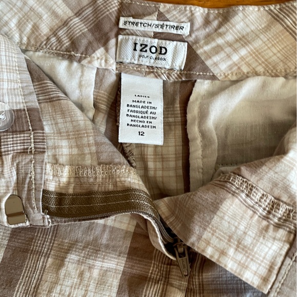Women’s Izod shorts Size: 12 - Picture 2 of 3